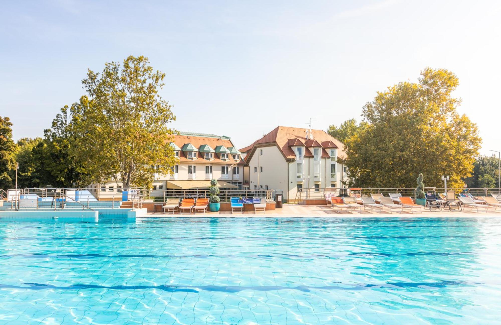 Aqua Hotel Termal Mosonmagyarovar Exterior photo